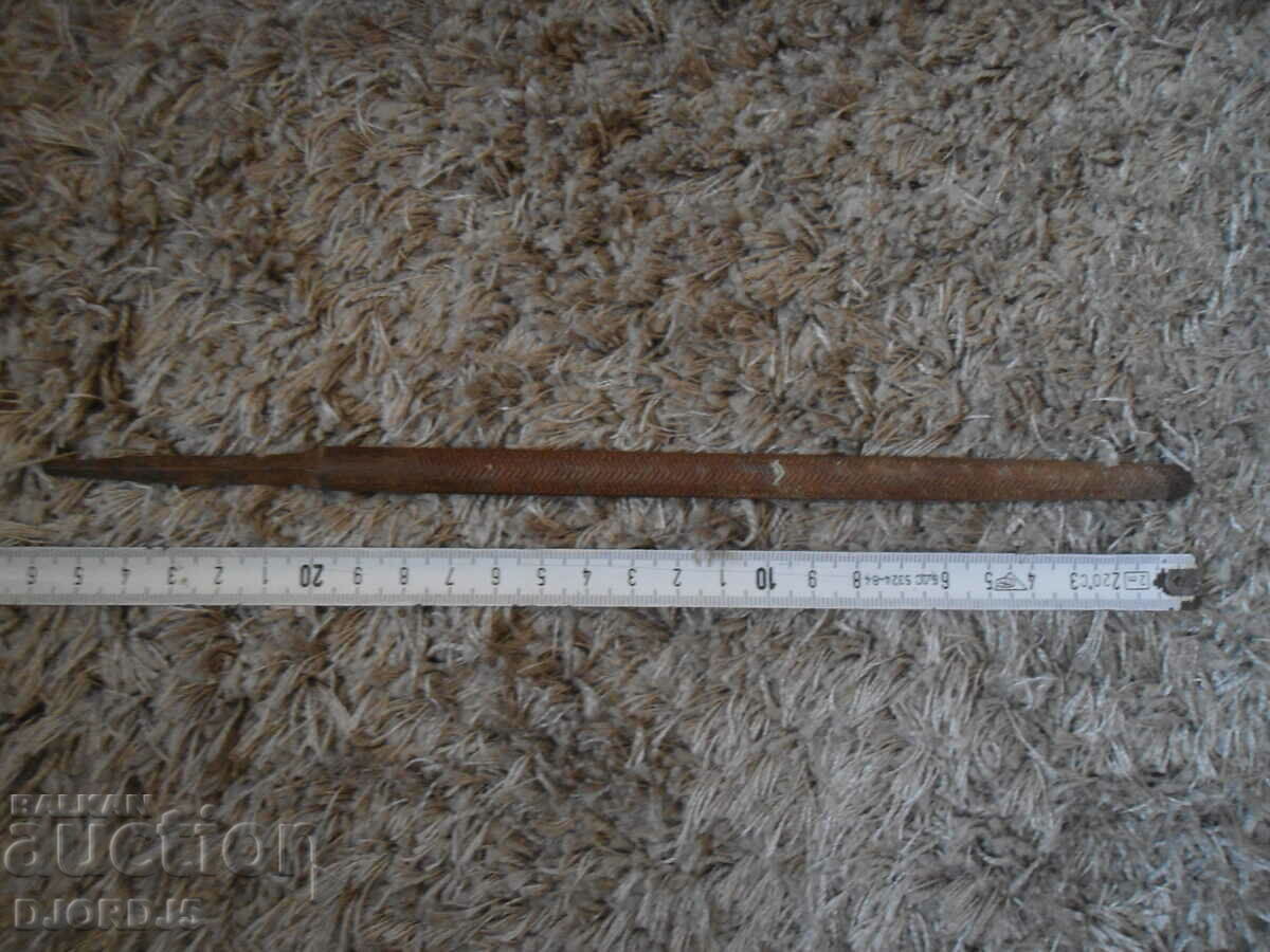 Delivery of Old small saw, obla Delivery of Old small saw, obla