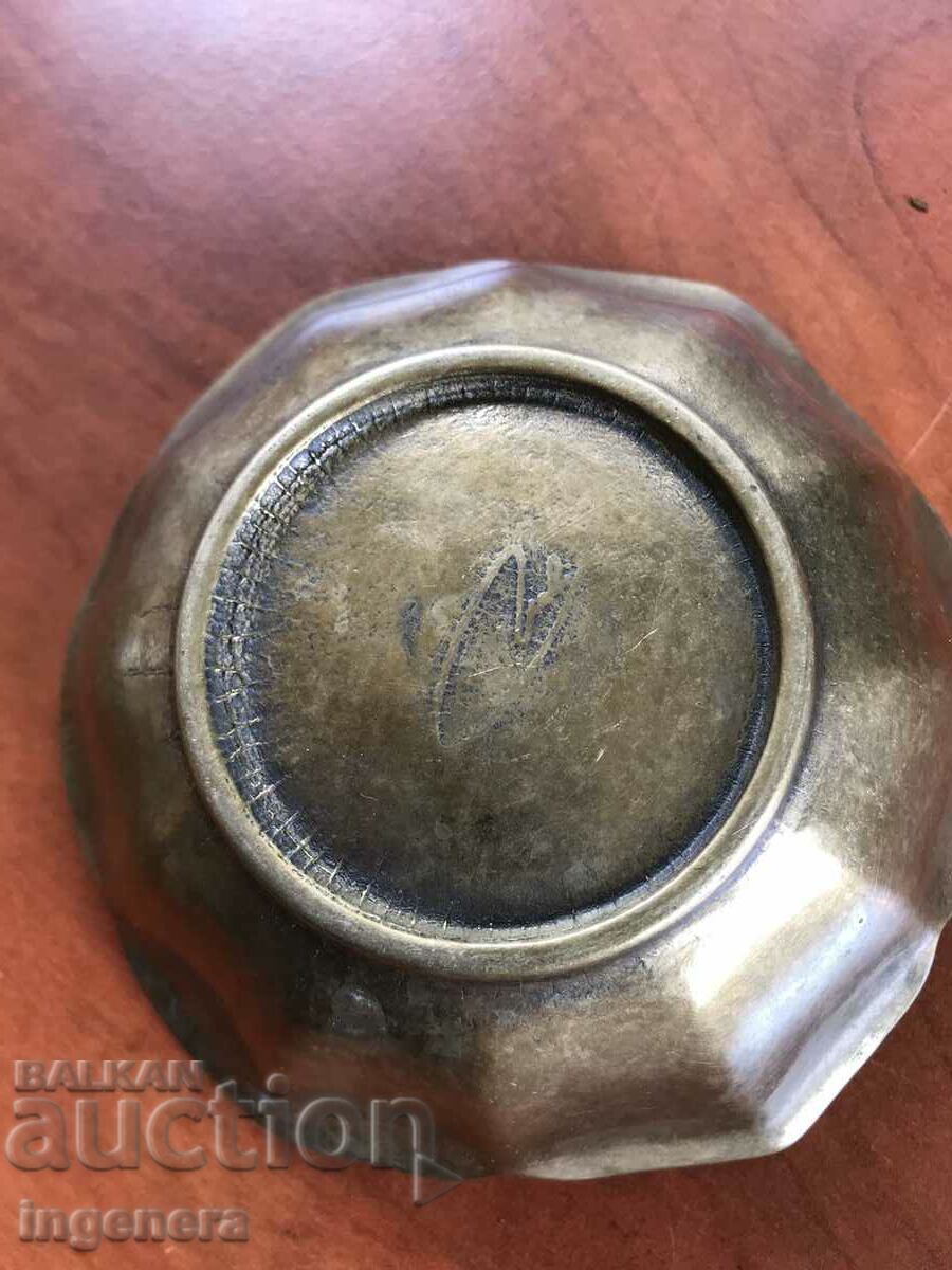 BRONZE BRASS DISH BOWL ANTIQUE with price 16.00 BGN | € 8.18 BRONZE BRASS DISH BOWL ANTIQUE with price 16.00 BGN | € 8.18