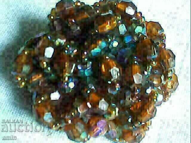 Auction beautiful rings of crystals is a bead Auction beautiful rings of crystals is a bead