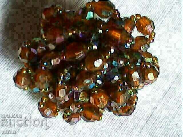 Delivery of beautiful rings of crystals is a bead Delivery of beautiful rings of crystals is a bead