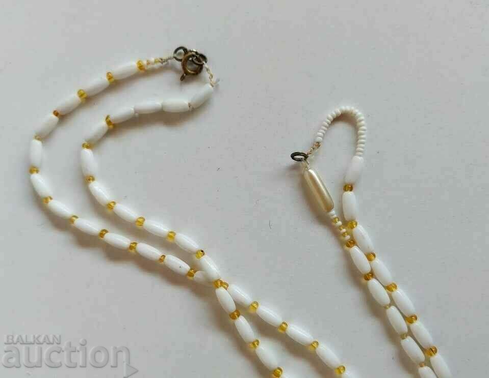 COLIER VECHI COLIER MARGE BIJUTERII ORNAMENT cu preț € 7.00 | 13.69 BGN COLIER VECHI COLIER MARGE BIJUTERII ORNAMENT cu preț € 7.00 | 13.69 BGN