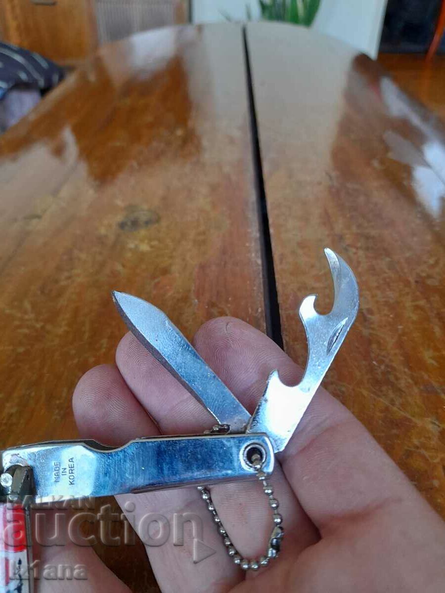 Livrarea Un cutter vechi de unghii Livrarea Un cutter vechi de unghii