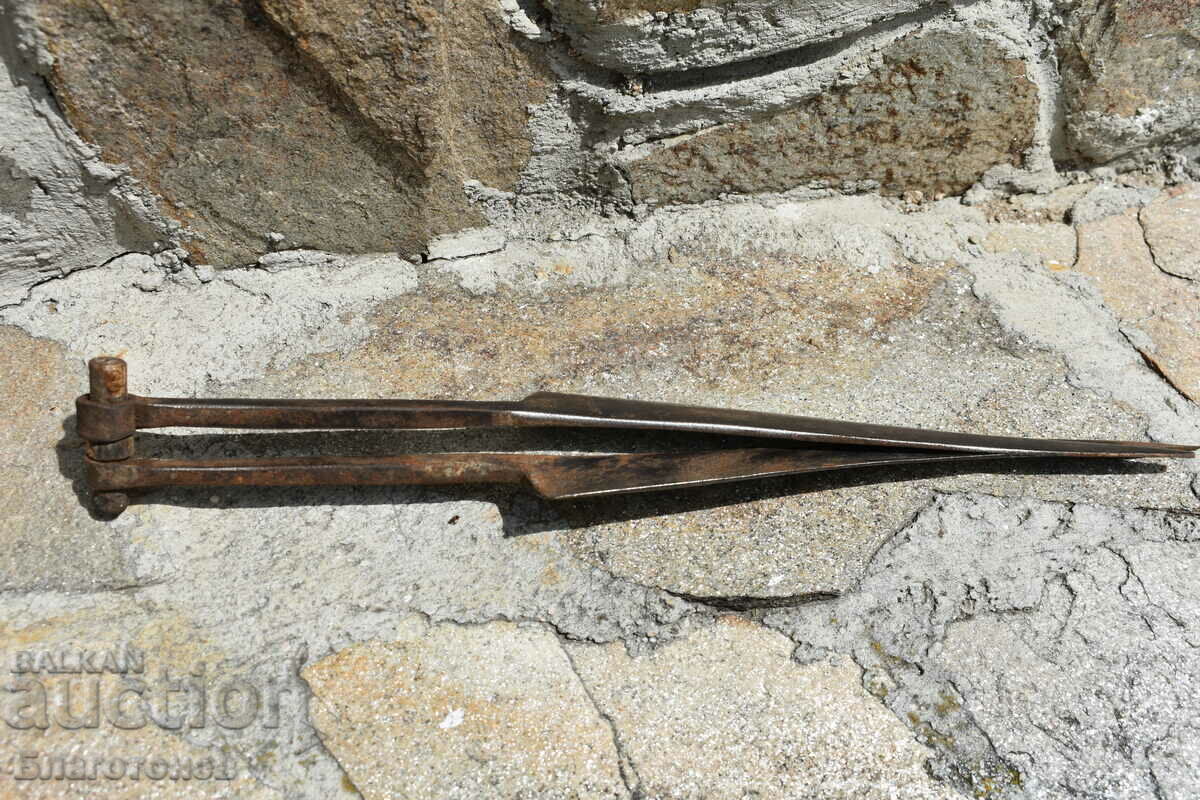 Δημοπρασία Σφυρήλατο ψαλίδι βοσκού για κούρεμα και ξύσιμο Δημοπρασία Σφυρήλατο ψαλίδι βοσκού για κούρεμα και ξύσιμο