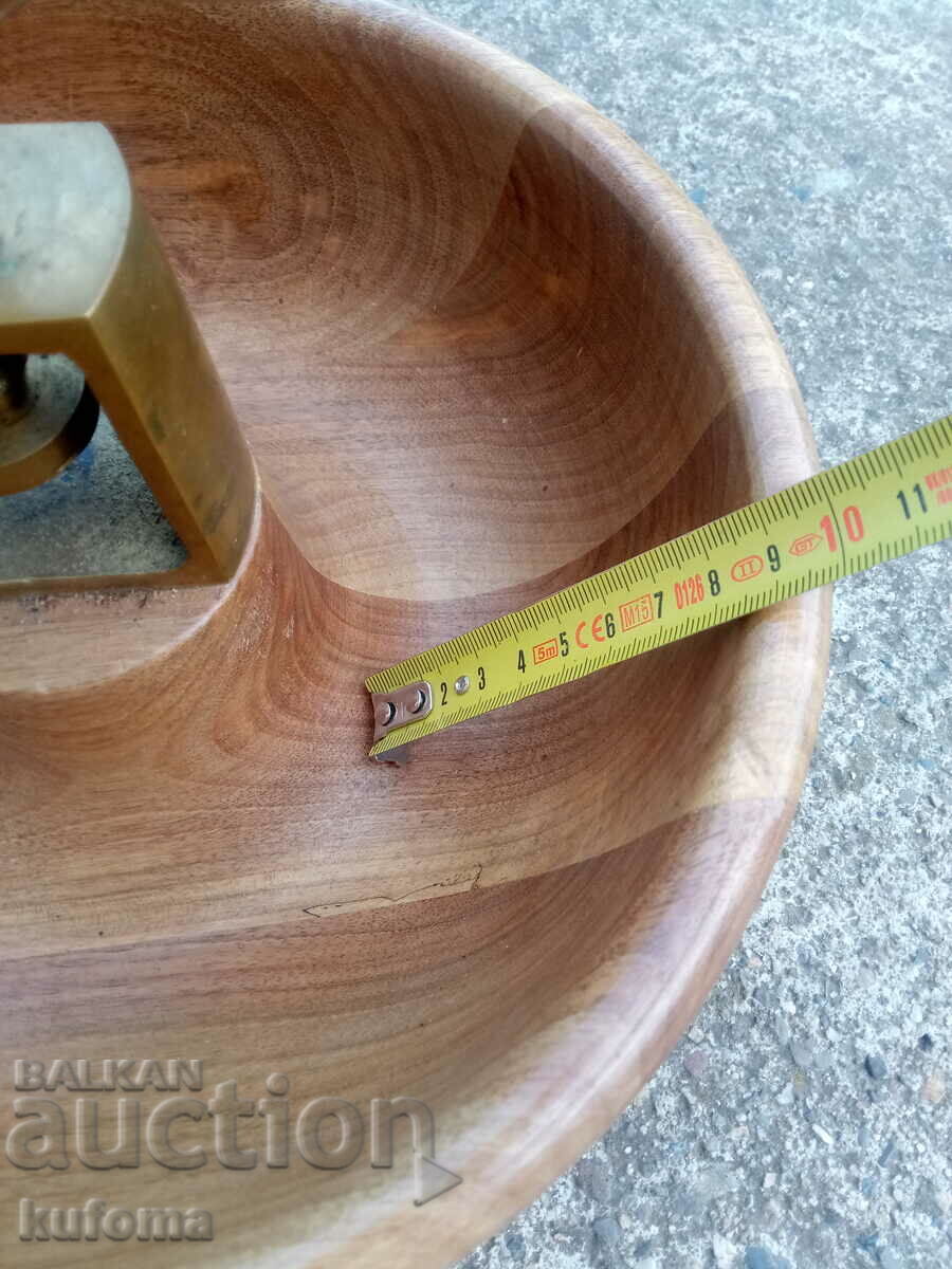 Auction Nutcracker bowl Auction Nutcracker bowl