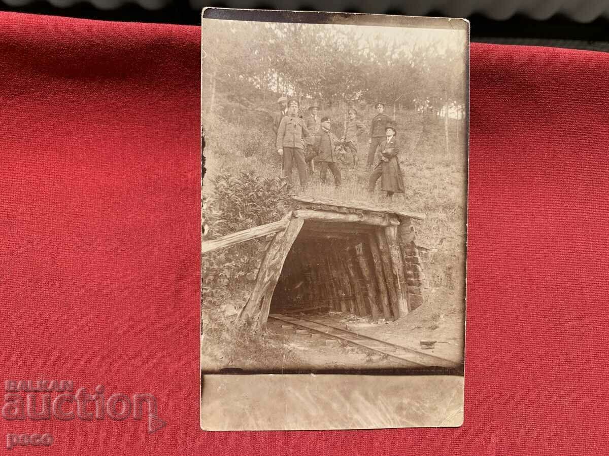 Μία από τις γκαλερί στο ορυχείο Pernik, 1918. με τιμή 20.00 BGN | € 10.23 Μία από τις γκαλερί στο ορυχείο Pernik, 1918. με τιμή 20.00 BGN | € 10.23