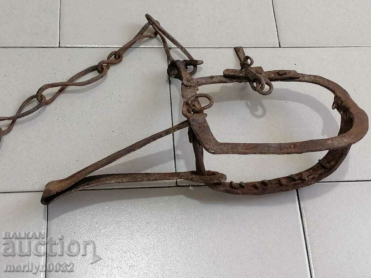 Delivery of Old hand forged trap, wrought iron Delivery of Old hand forged trap, wrought iron