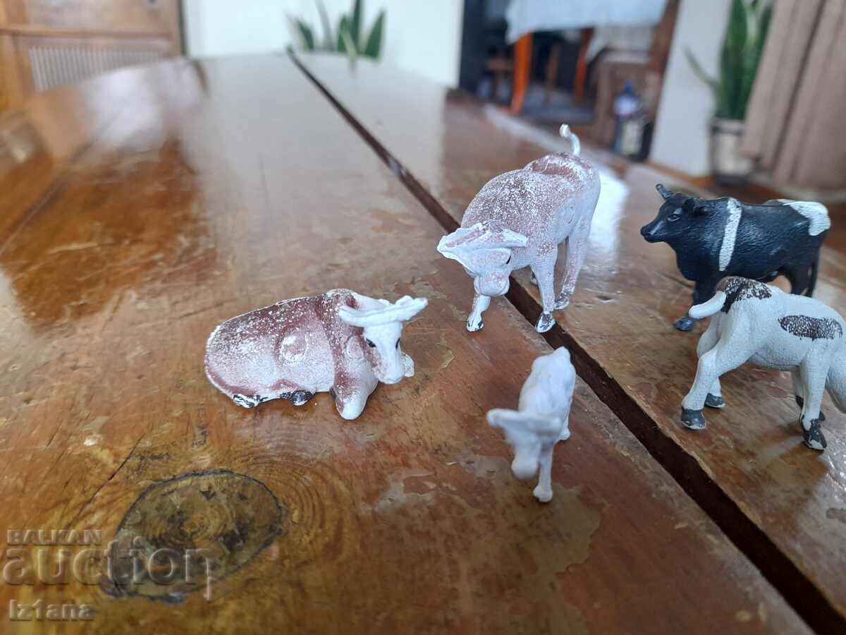Old figurines, animals with price 25.00 BGN | € 12.78 Old figurines, animals with price 25.00 BGN | € 12.78