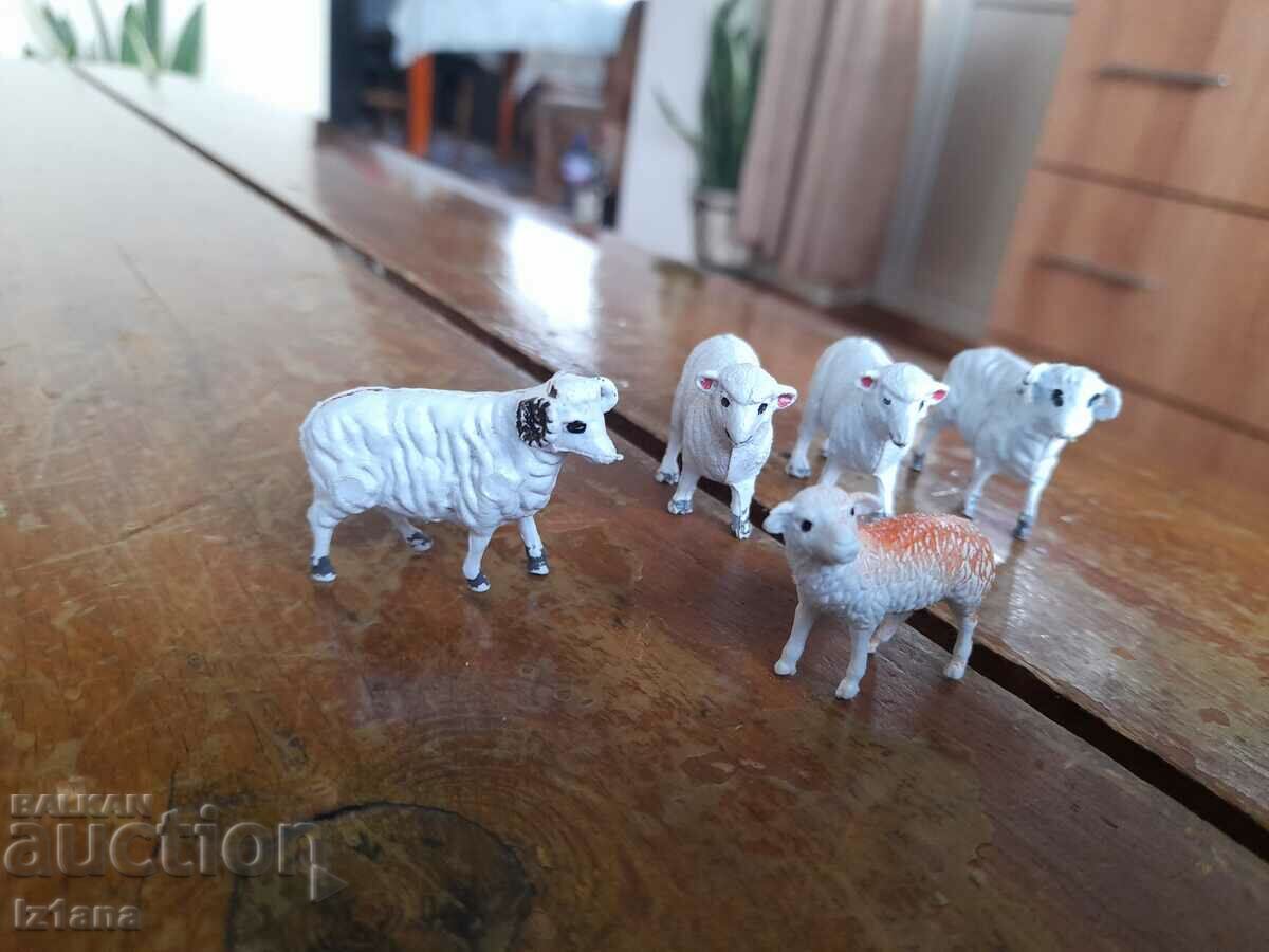 Old figurines, animals with price 20.00 BGN | € 10.23 Old figurines, animals with price 20.00 BGN | € 10.23