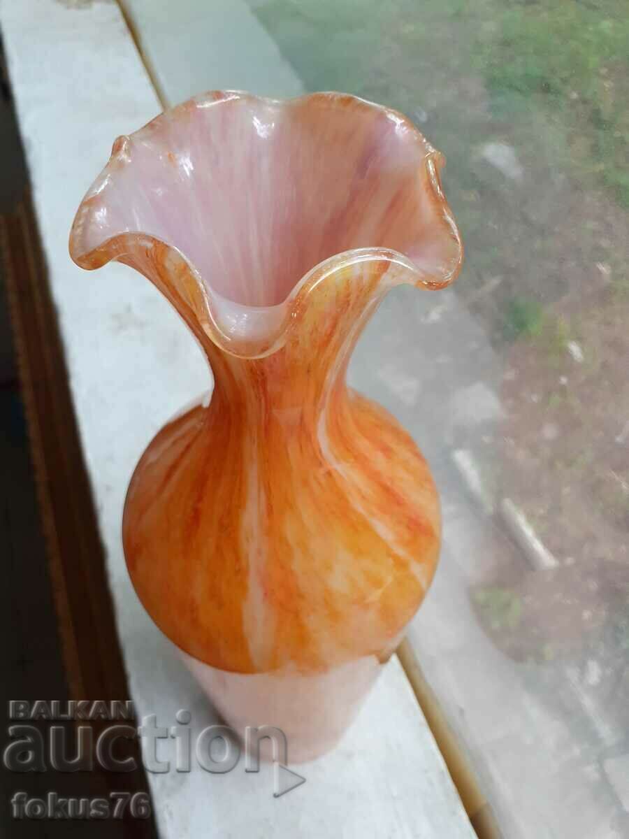 Auction A unique large Murano vase Auction A unique large Murano vase