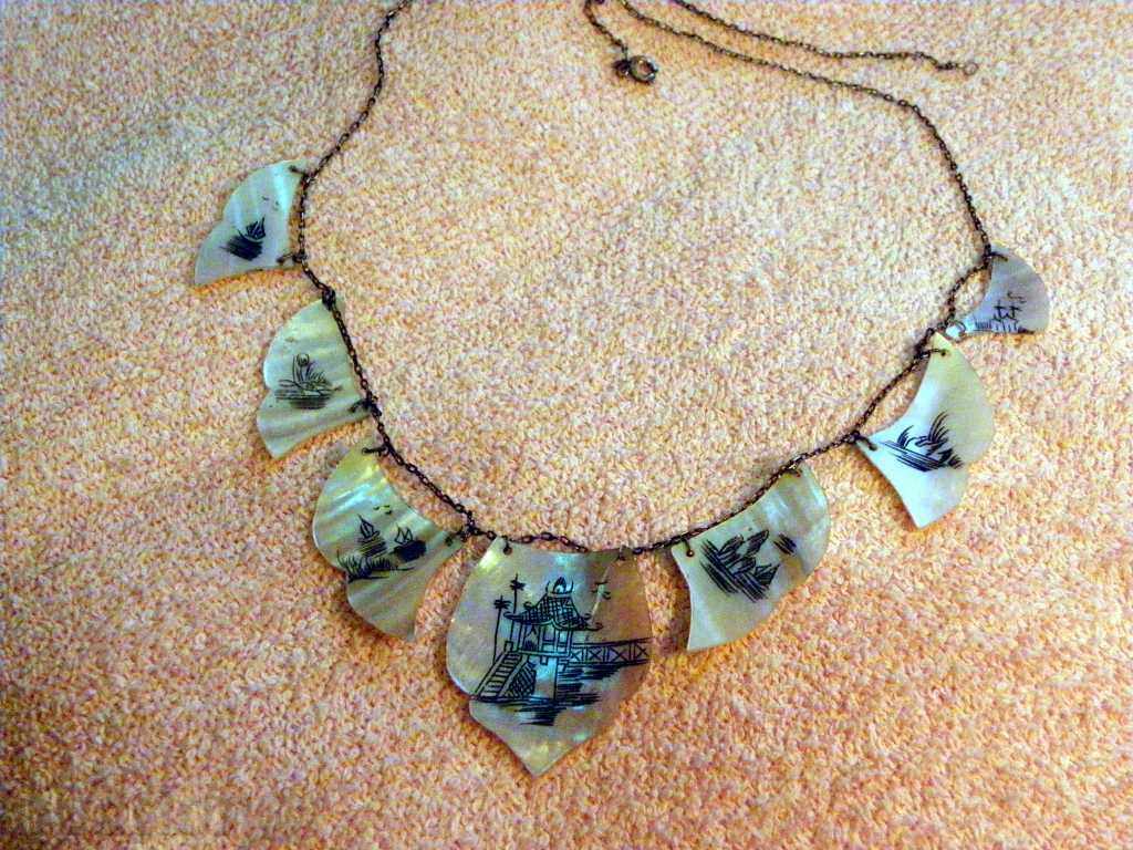 Elegant Japanese silver necklace with engraved mother of pearl