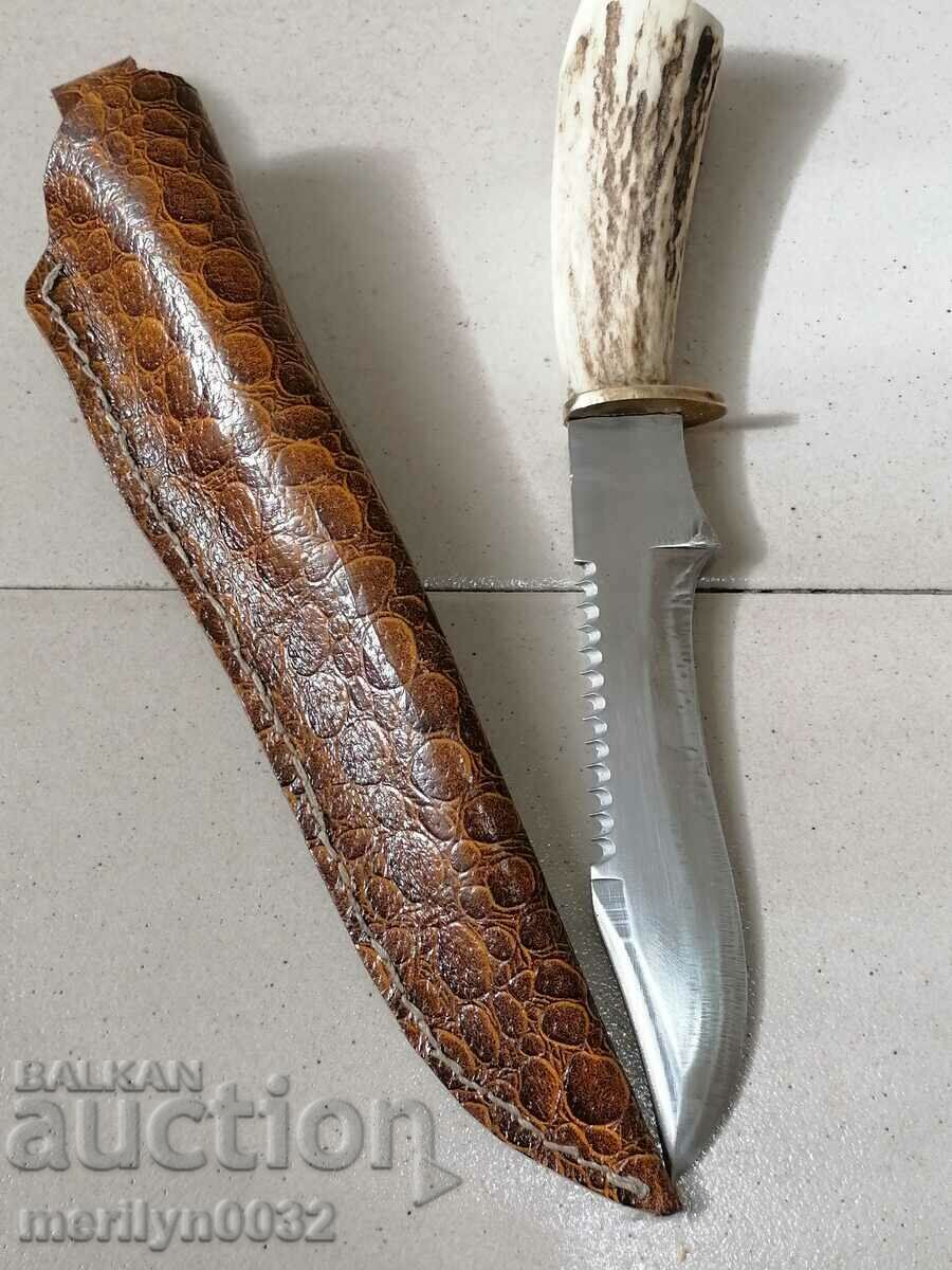 Hunting knife with handle and deer antler handle with price 136.00 BGN | € 69.54 Hunting knife with handle and deer antler handle with price 136.00 BGN | € 69.54