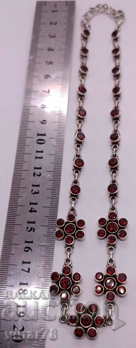 Livrarea COLAR DE ARGINT CU GRANAT Livrarea COLAR DE ARGINT CU GRANAT
