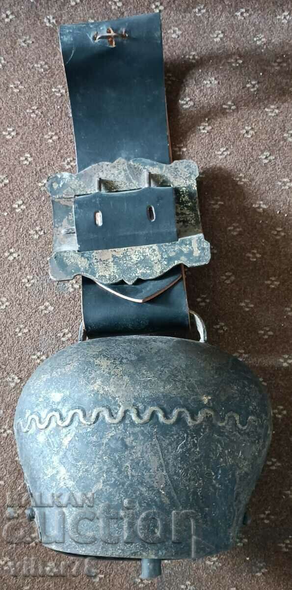 A huge chan-bell - 6 A huge chan-bell - 6