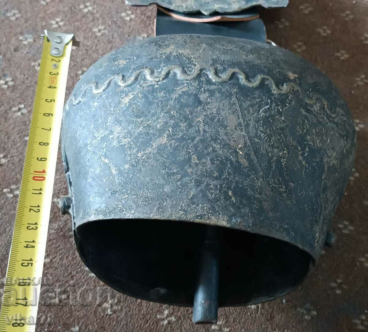 A huge chan-bell - 7