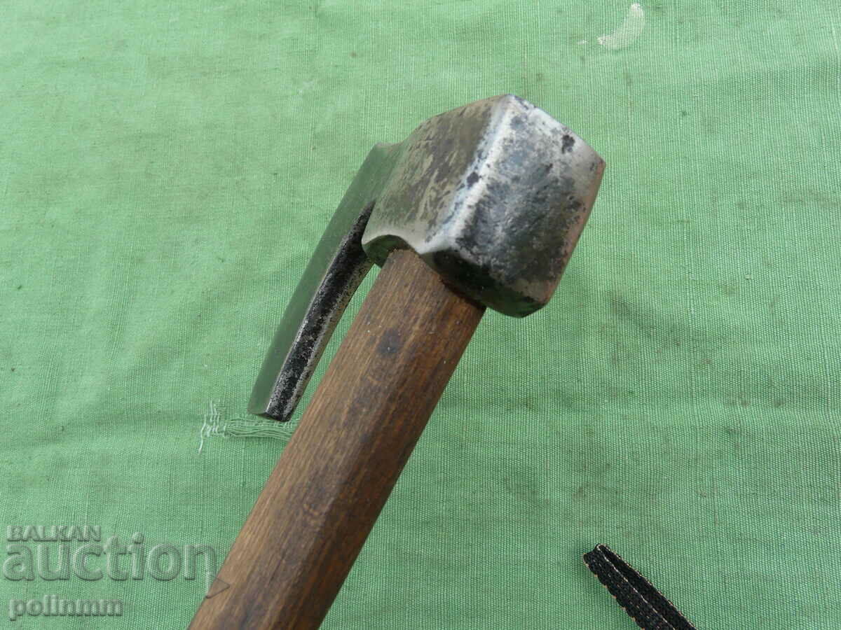 Auction Old Bulgarian tourist hatchet - 289 Auction Old Bulgarian tourist hatchet - 289