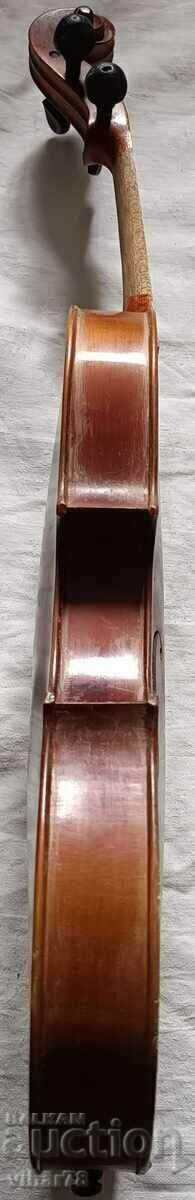 violin with repair case with price € 52.99 | 103.64 BGN