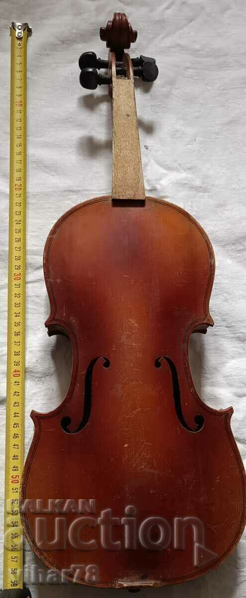 Auction  violin with repair case