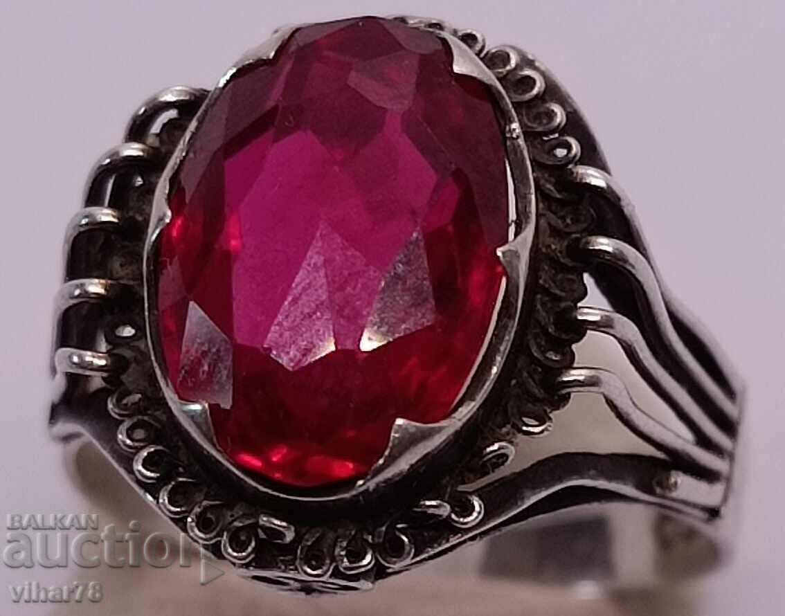OLD SILVER RING WITH RUBY