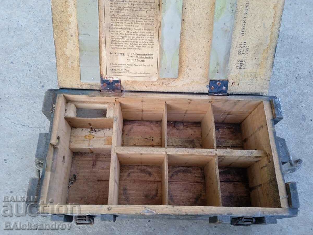 Delivery of Old German military ammunition chest Delivery of Old German military ammunition chest