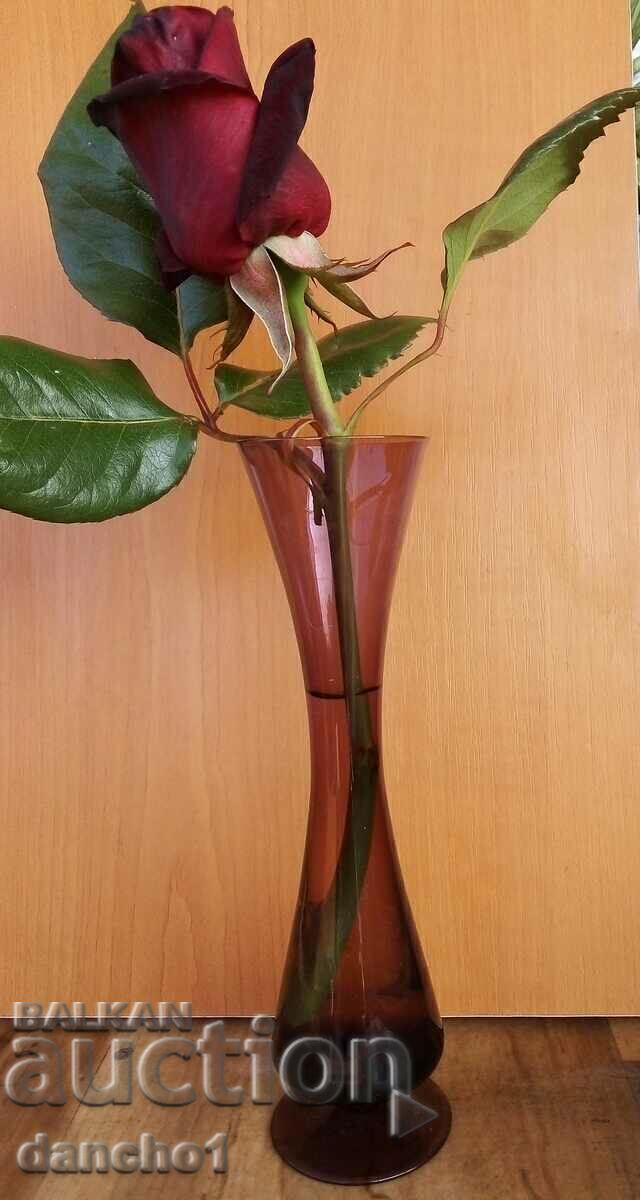 A vase - 6