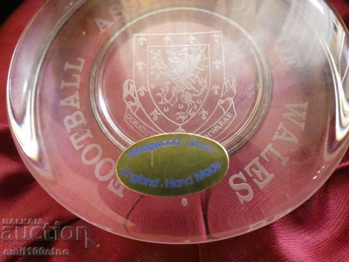 Футболна асоциация на Уелс Wedgwood England стъклен плакет с цена 20.00 лв. | € 10.23 Футболна асоциация на Уелс Wedgwood England стъклен плакет с цена 20.00 лв. | € 10.23