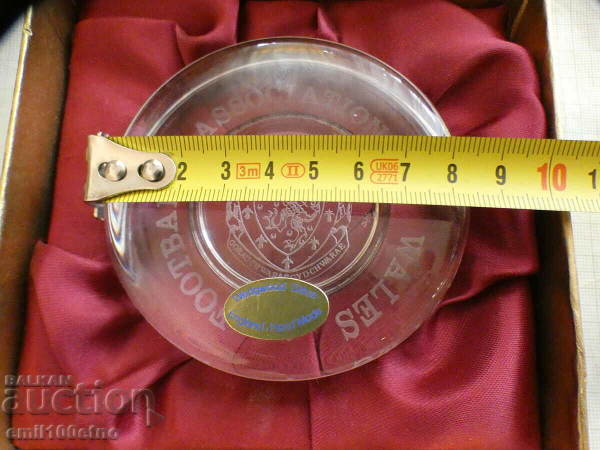 Футболна асоциация на Уелс Wedgwood England стъклен плакет - 6 Футболна асоциация на Уелс Wedgwood England стъклен плакет - 6