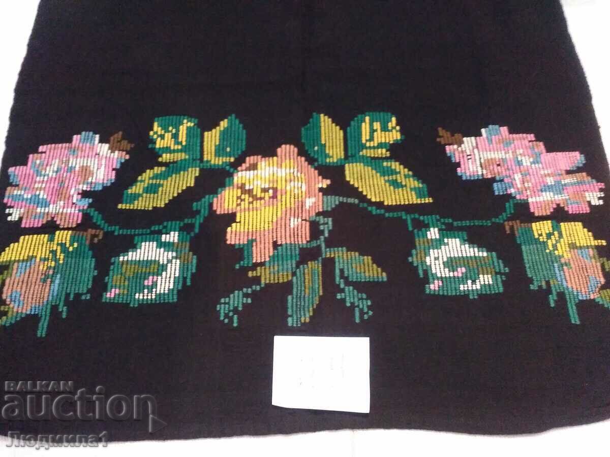 AUTHENTIC OLD APRON with price 25.00 BGN | € 12.78 AUTHENTIC OLD APRON with price 25.00 BGN | € 12.78