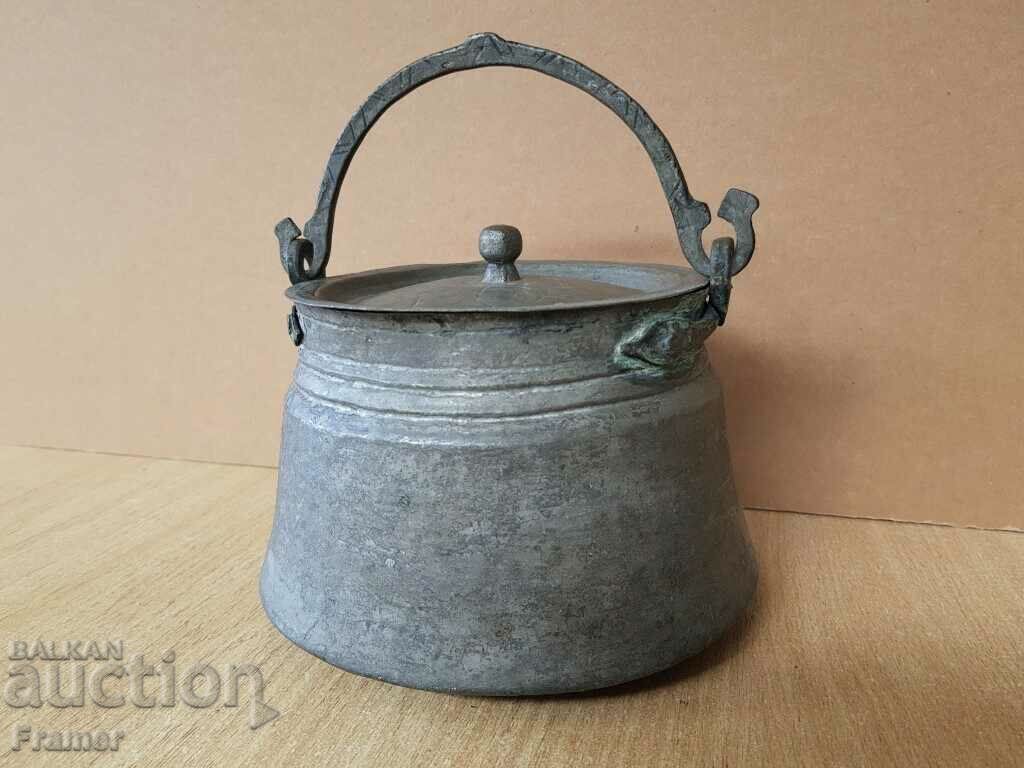 Unique Renaissance 19th century Cauldron menche sahan blue copper with price 95.00 BGN | € 48.57 Unique Renaissance 19th century Cauldron menche sahan blue copper with price 95.00 BGN | € 48.57