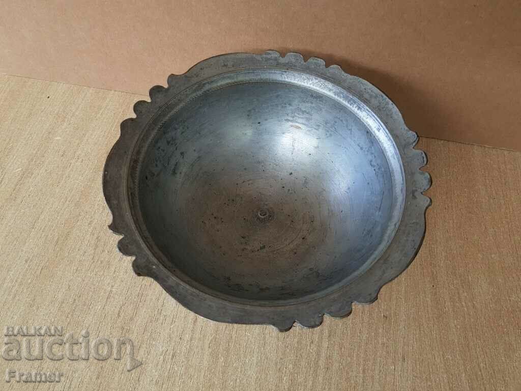 Licitație Un castron unic Rhodope Renaissance din secolul al XIX-lea Blue Tas Licitație Un castron unic Rhodope Renaissance din secolul al XIX-lea Blue Tas