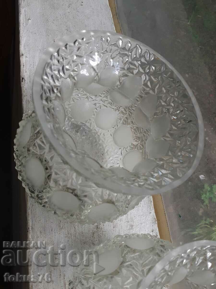 Delivery of Old glasses for lampshade chandelier ceiling lamp 3 pcs. Delivery of Old glasses for lampshade chandelier ceiling lamp 3 pcs.