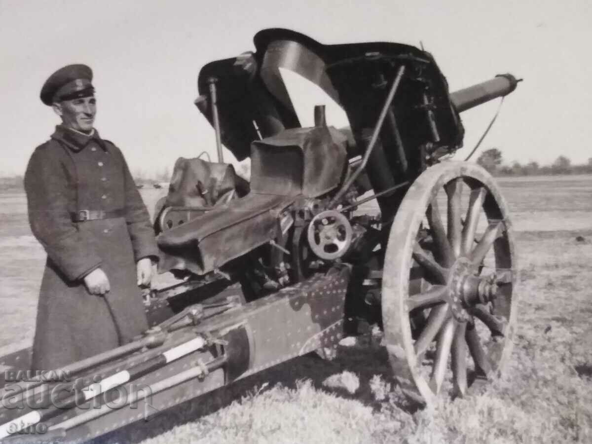 ROYAL PICTURE - soldier, Uniform, cannon with price 20.00 BGN | € 10.23
