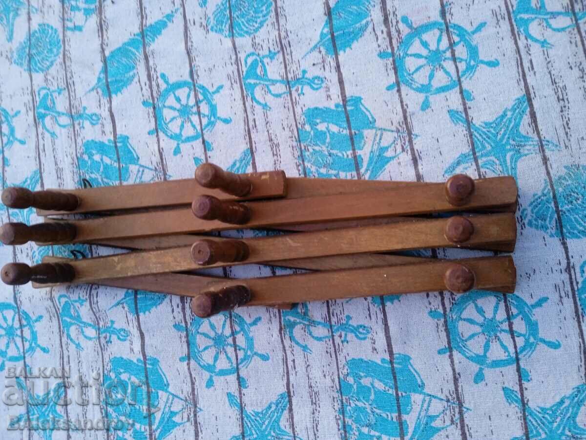 Δημοπρασία Παλιά ξύλινα πτυσσόμενα κρεμάστρα Δημοπρασία Παλιά ξύλινα πτυσσόμενα κρεμάστρα