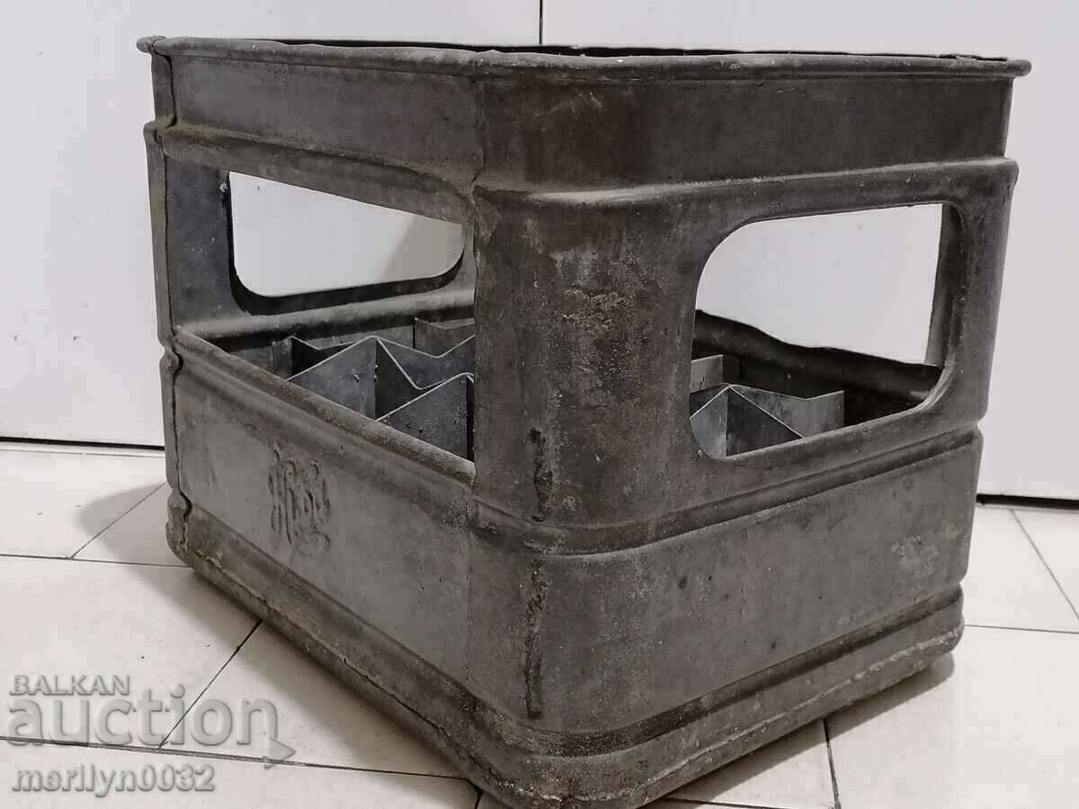 Auction Case for bottles of oil 50-60 years NRB cassette Auction Case for bottles of oil 50-60 years NRB cassette