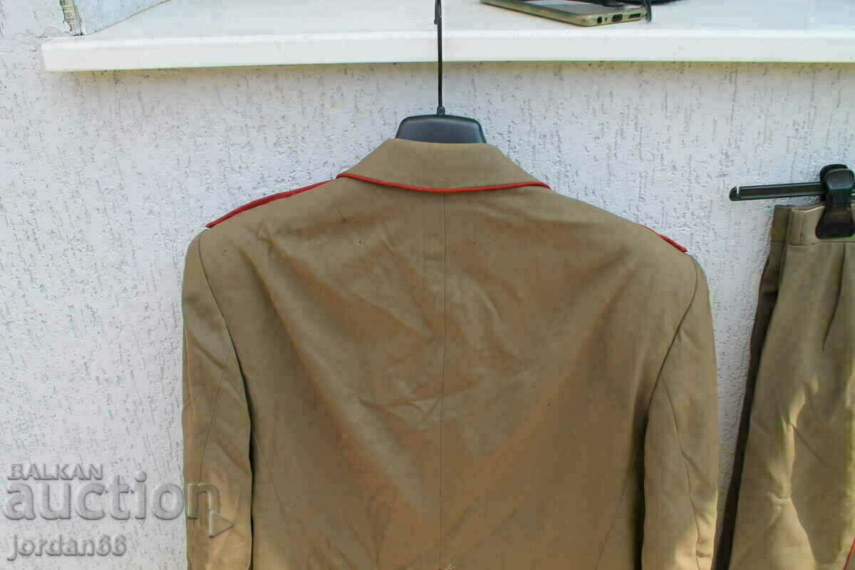 Livrarea Jacheta și pantalonii generalului-maior BNA Livrarea Jacheta și pantalonii generalului-maior BNA