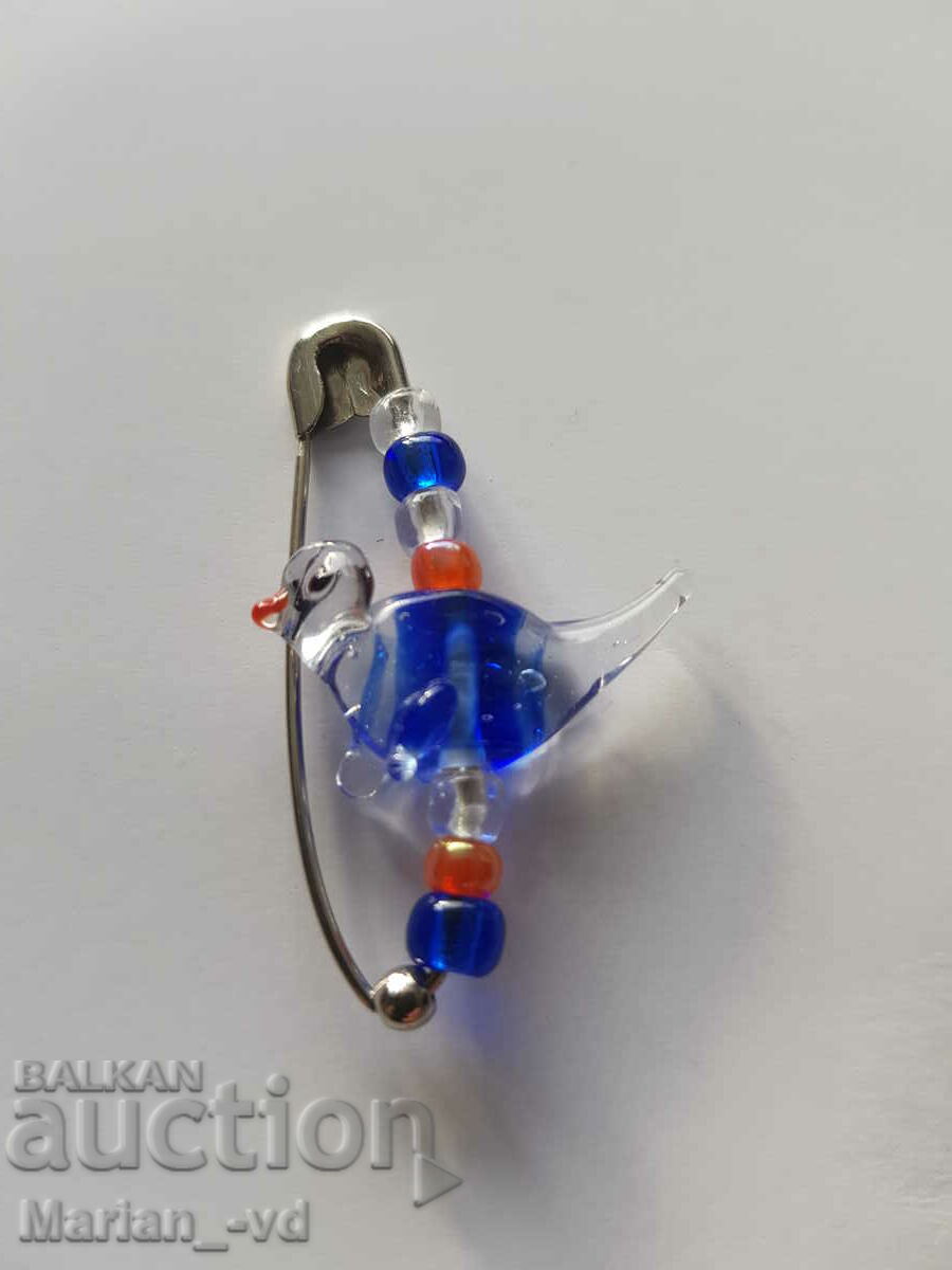 Mini glass bird on a safety pin with price € 5.11 | 9.99 BGN Mini glass bird on a safety pin with price € 5.11 | 9.99 BGN