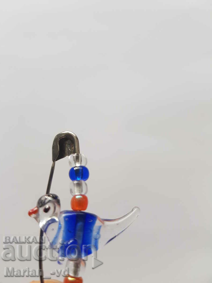 Mini glass bird on a safety pin - 6 Mini glass bird on a safety pin - 6
