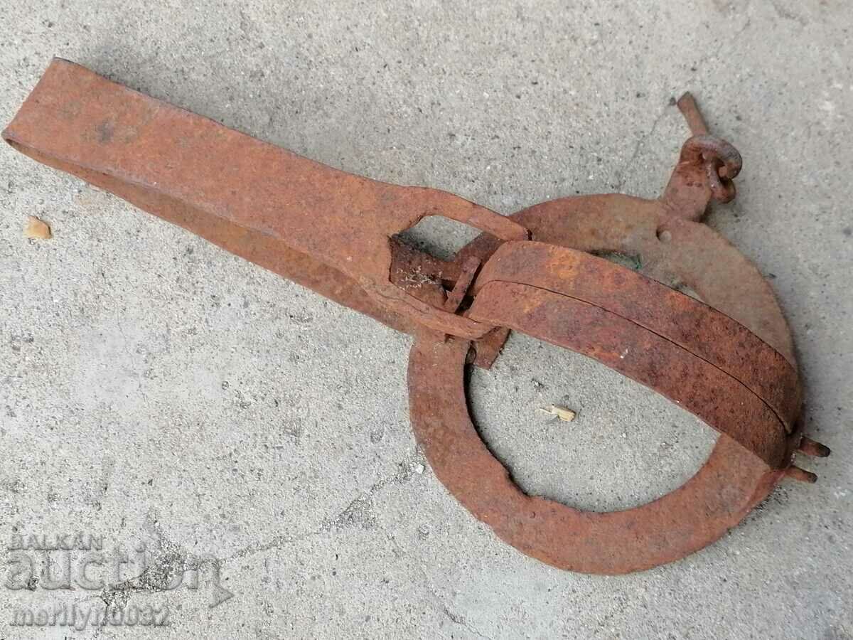 Old hand forged trap, wrought iron primitive with price 49.00 BGN | € 25.05 Old hand forged trap, wrought iron primitive with price 49.00 BGN | € 25.05