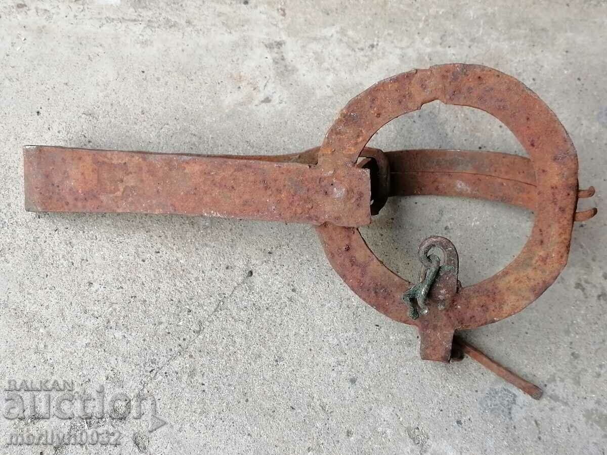 Old hand forged trap, wrought iron primitive - 7 Old hand forged trap, wrought iron primitive - 7