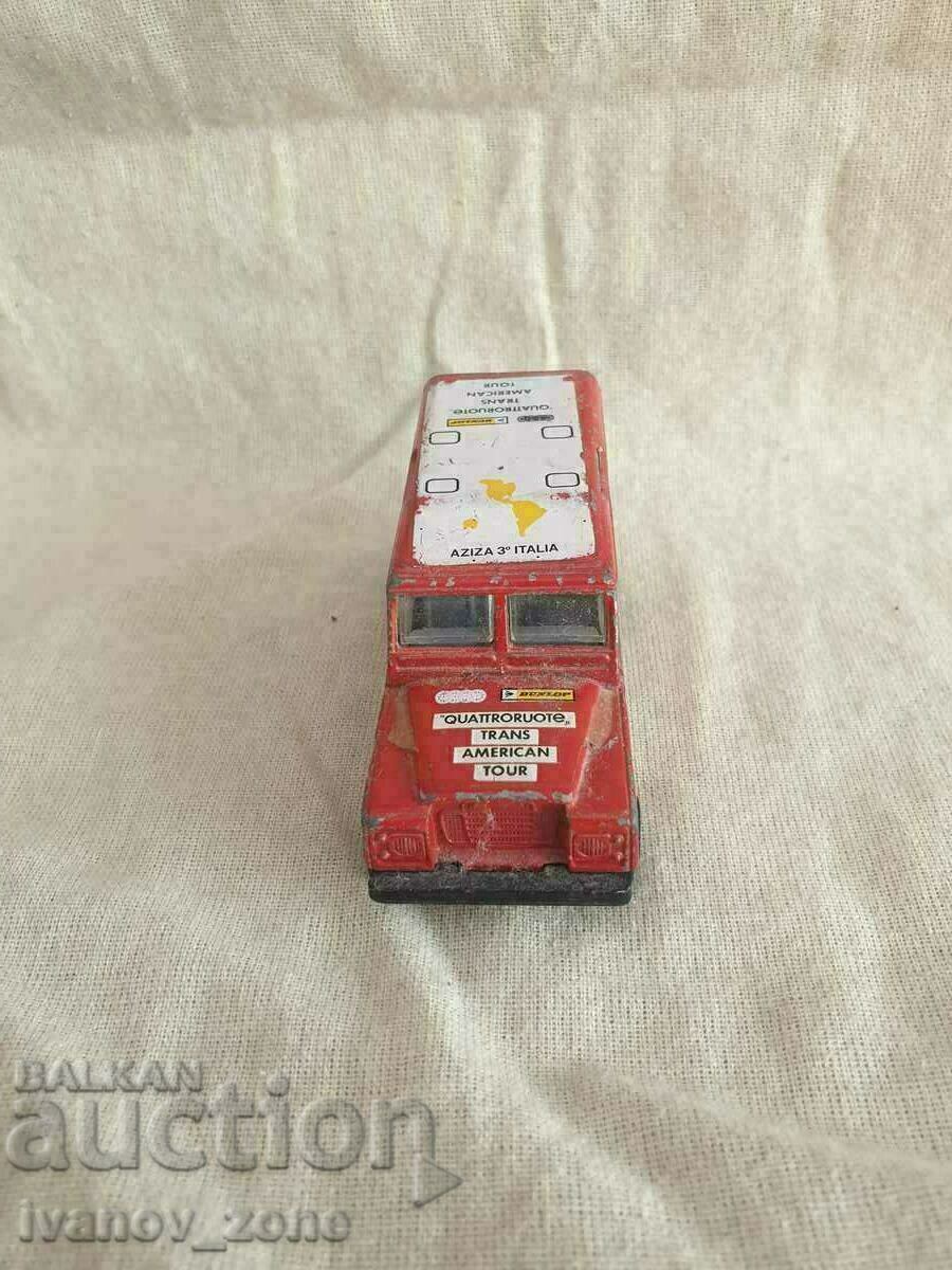 Delivery of Land Rover 1/47 toy car – Burago Italy. Delivery of Land Rover 1/47 toy car – Burago Italy.