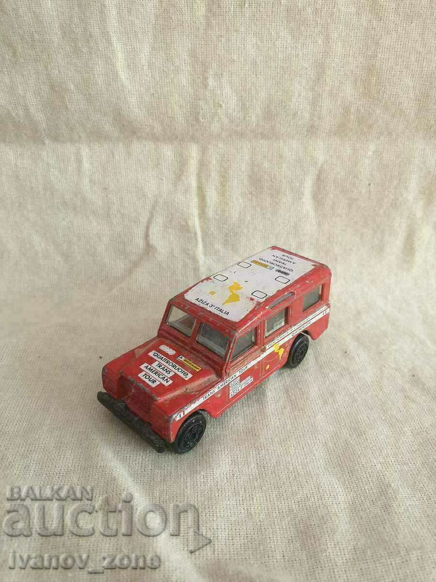 Land Rover 1/47 toy car – Burago Italy. Land Rover 1/47 toy car – Burago Italy.