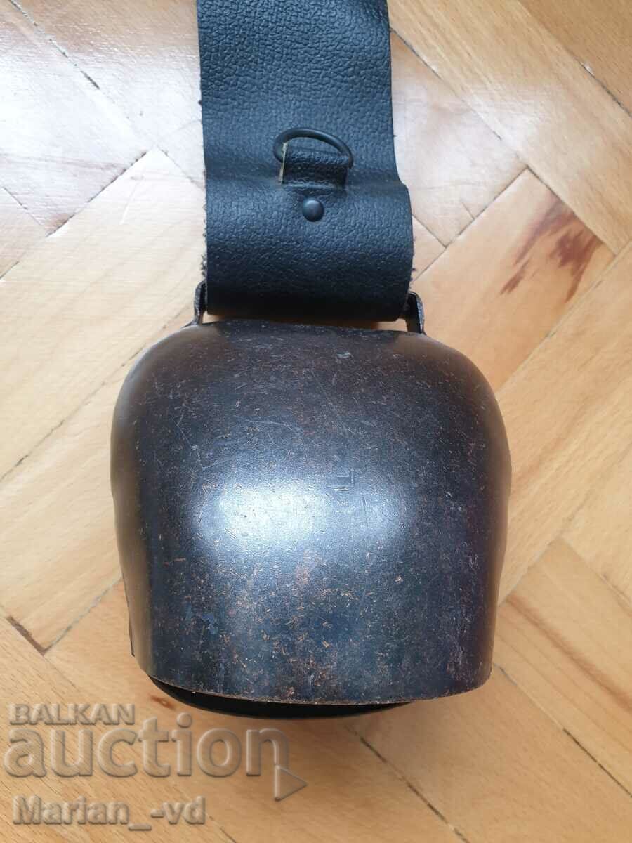 Κουδούνι. Ενα αγόρι. Τσαν Μπελ με τιμή 80.00 BGN | € 40.90 Κουδούνι. Ενα αγόρι. Τσαν Μπελ με τιμή 80.00 BGN | € 40.90