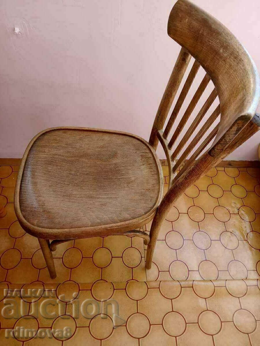 Auction RETRO CHAIR - 3 PCS. Auction RETRO CHAIR - 3 PCS.