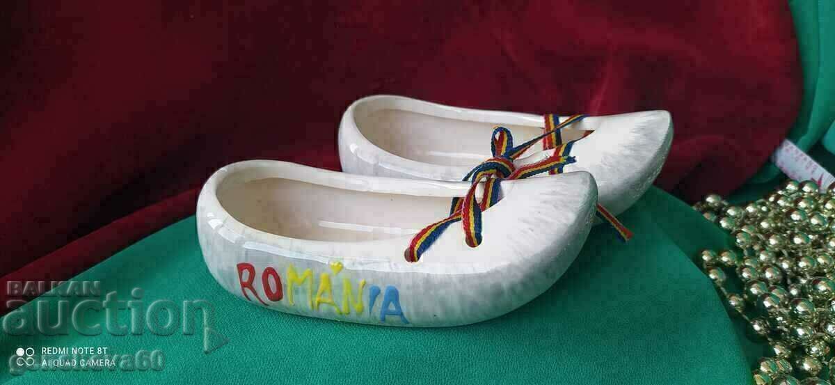 Porcelain slippers with price 5.00 BGN | € 2.56 Porcelain slippers with price 5.00 BGN | € 2.56
