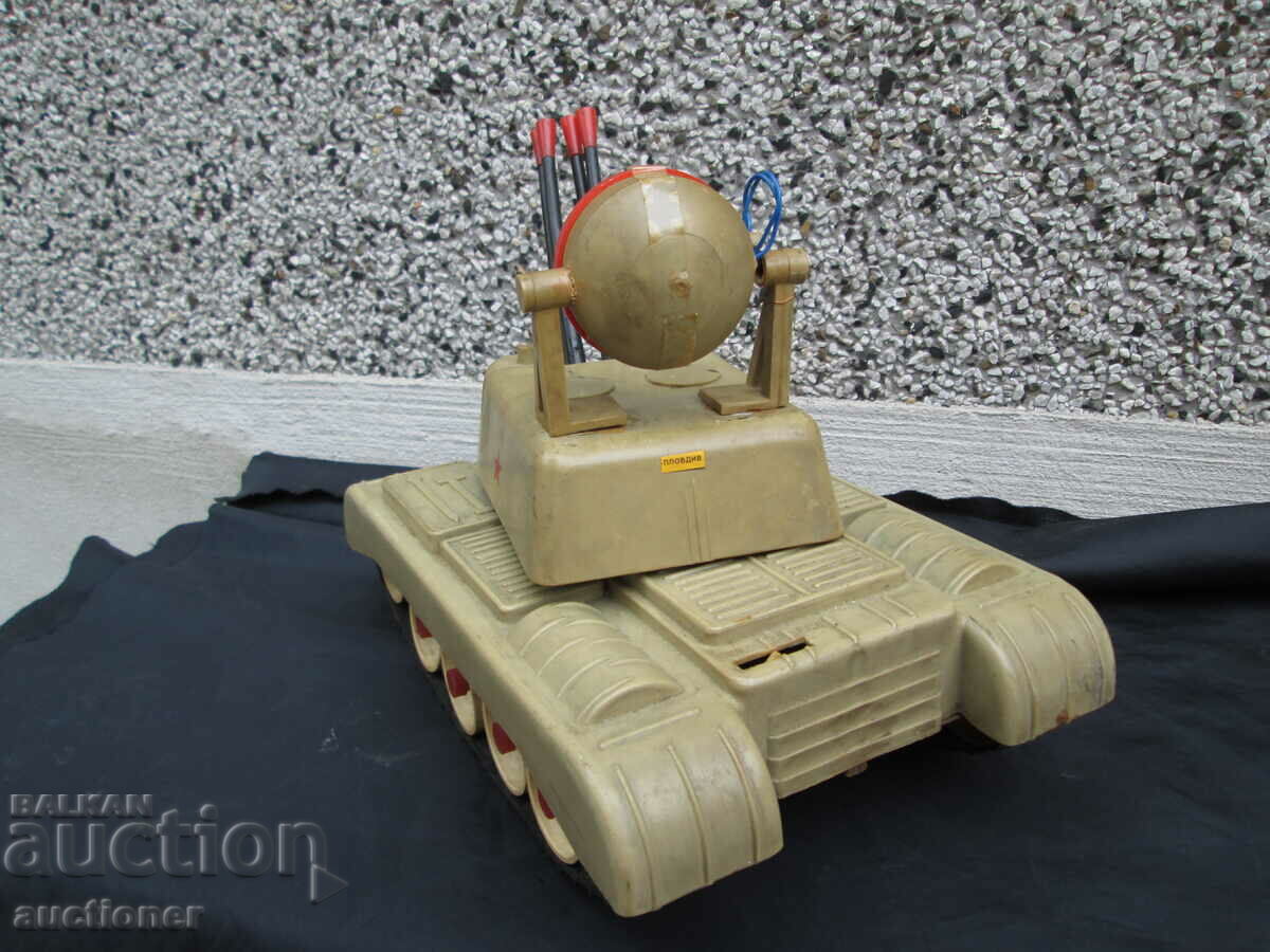 Delivery of RARE OLD SOC. TOY TANK-USSR Delivery of RARE OLD SOC. TOY TANK-USSR