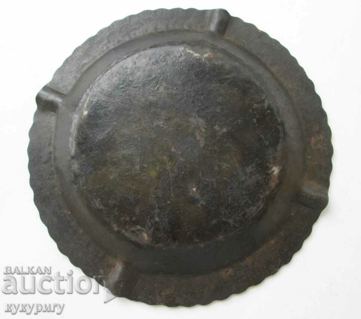 Livrarea Scrumieră veche frumoasă din fier forjat cu decor floral