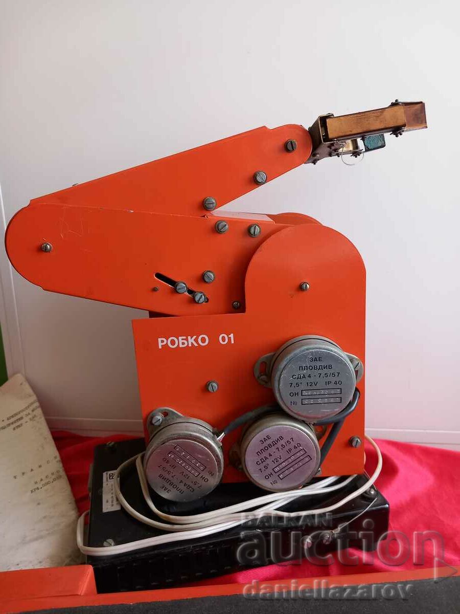 ROBKO 01 and Transporter TR-1, for Computer Pravets 8 with price 850.00 BGN | € 434.60 ROBKO 01 and Transporter TR-1, for Computer Pravets 8 with price 850.00 BGN | € 434.60