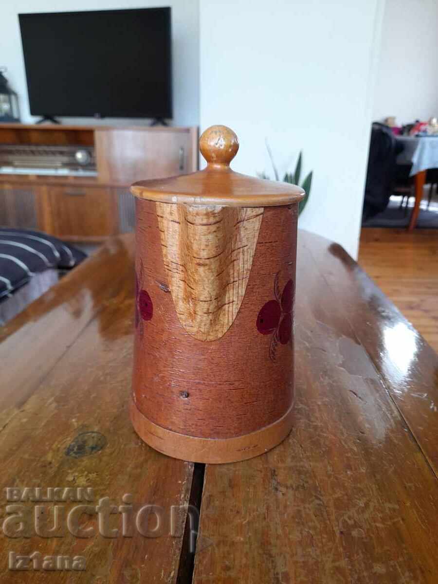 ulcior veche de lemn cu preț 35.00 BGN | € 17.90 ulcior veche de lemn cu preț 35.00 BGN | € 17.90