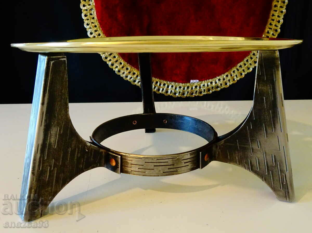 Auction Bronze grill, barbecue, dish rack, stove Auction Bronze grill, barbecue, dish rack, stove