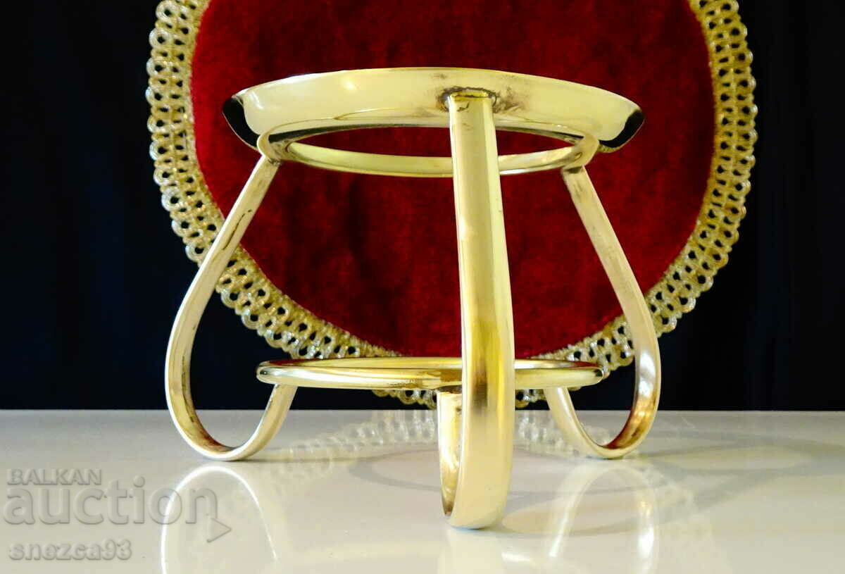 Delivery of Bronze grill, cookware stand, barbecue Delivery of Bronze grill, cookware stand, barbecue