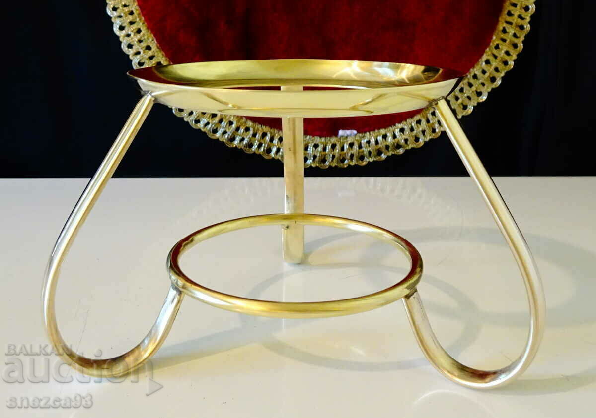 Bronze grill, cookware stand, barbecue Bronze grill, cookware stand, barbecue